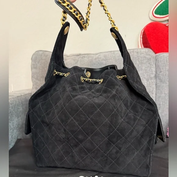 Chanel 25 Hobo Bag Medium Black Suede - Picture 5 of 16